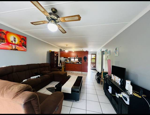 2 BEDROOM TOWNHOUSE FOR SALE IN CATO MANOR